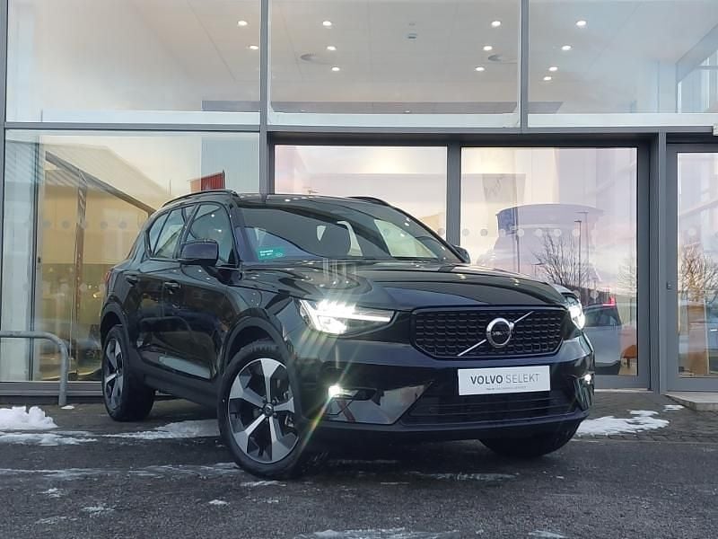 New Volvo XC40 Plus 163 HP (119 kW) 2025 Black SUV