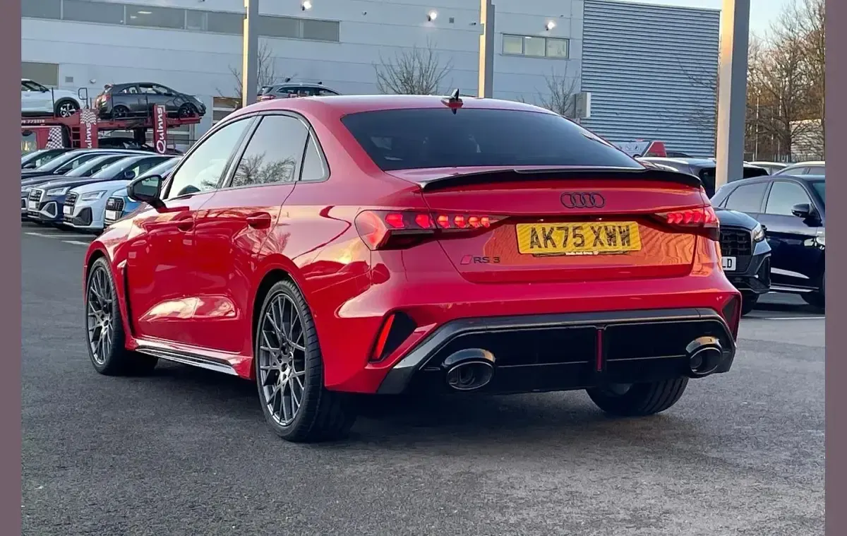 Usado Audi RS3 Comfort 394 HP (289 kW) 2026 Vermelho Sedan