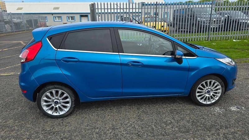 Used Ford Fiesta Titanium X 95 HP (69 kW) 2014 Blue Hatchback