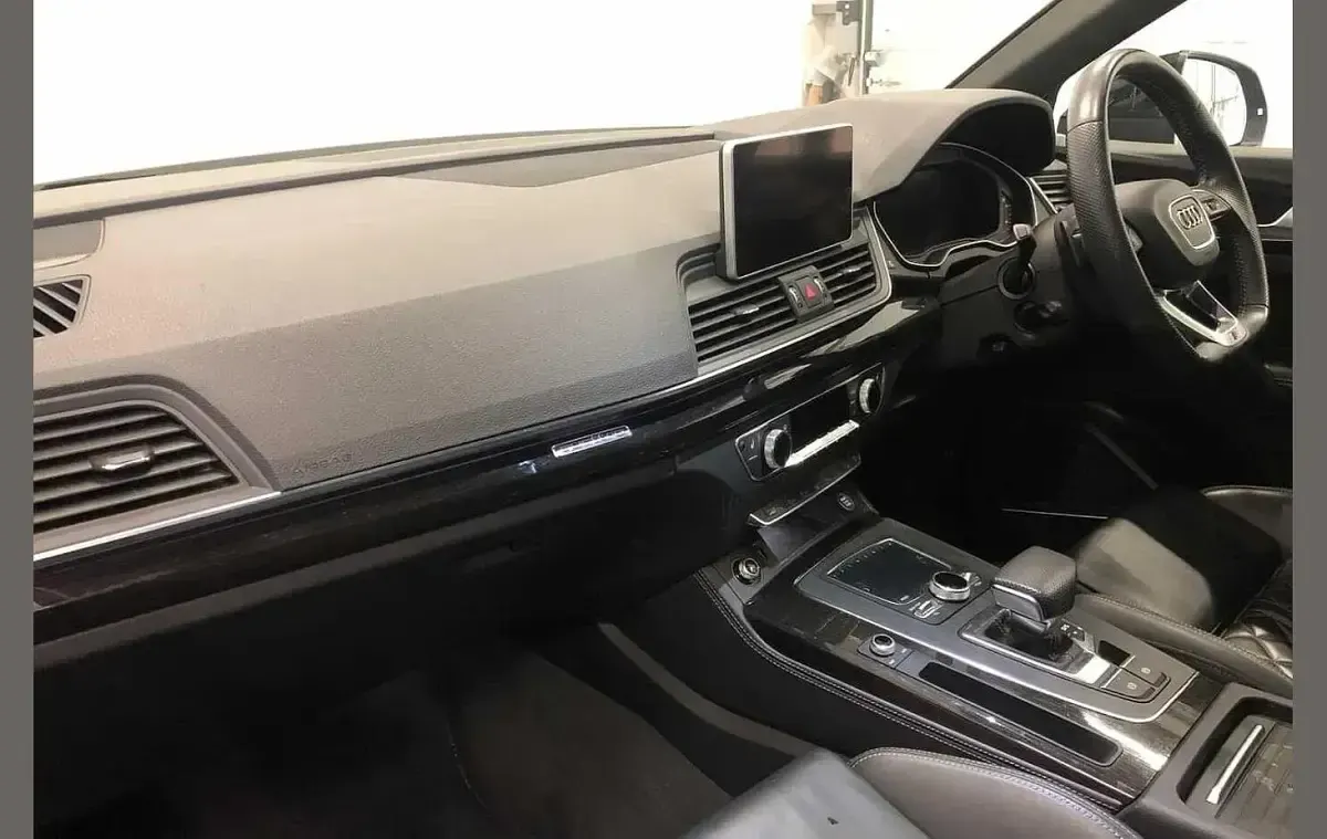 Used Audi Q5 Advanced 245 HP (180 kW) 2020 Black SUV