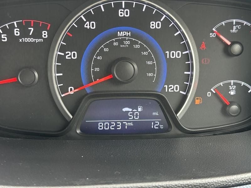 Used Hyundai i10 SE 2015 White Hatchback