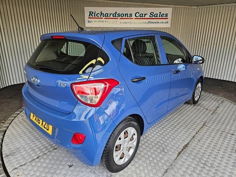 Used Hyundai i10 66 HP (48 kW) 2016 Blue Hatchback