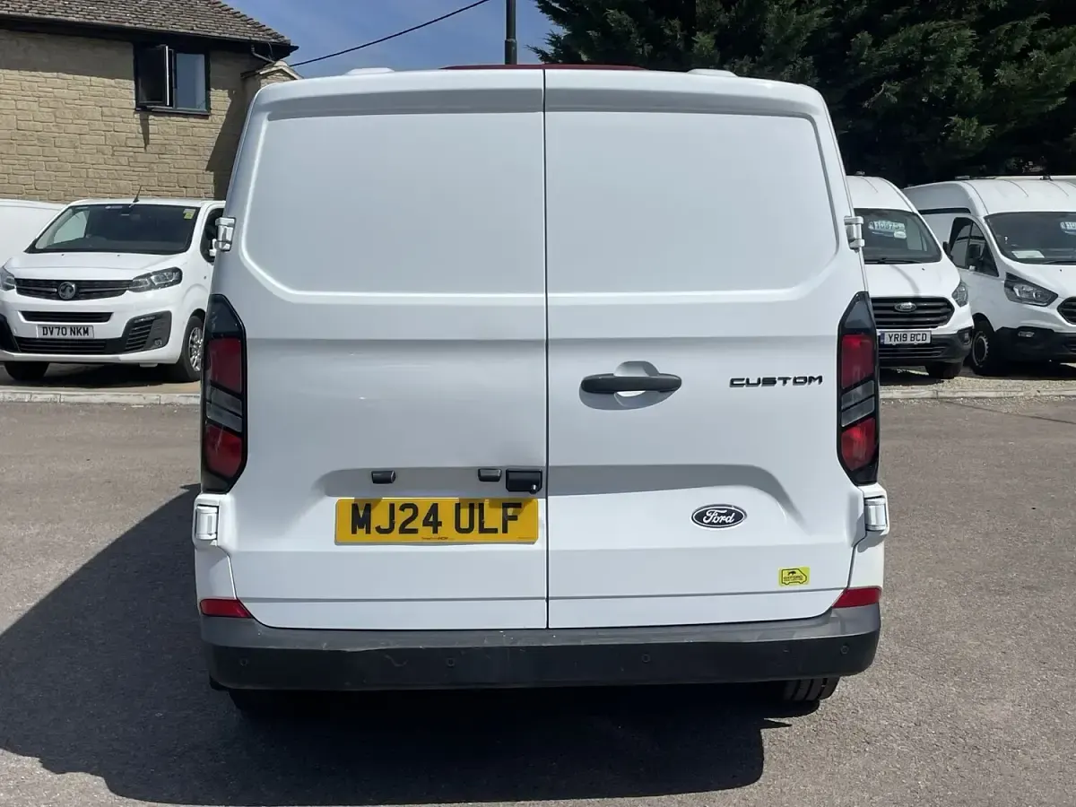 Used Ford Transit Custom Trend 136 HP (100 kW) 2024 White Van