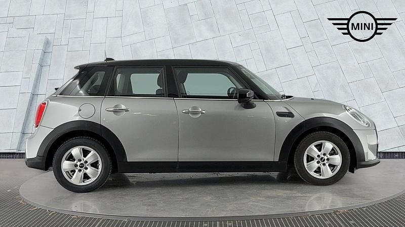 Used Mini Cooper Classic 134 HP (98 kW) 2022 Silver Hatchback