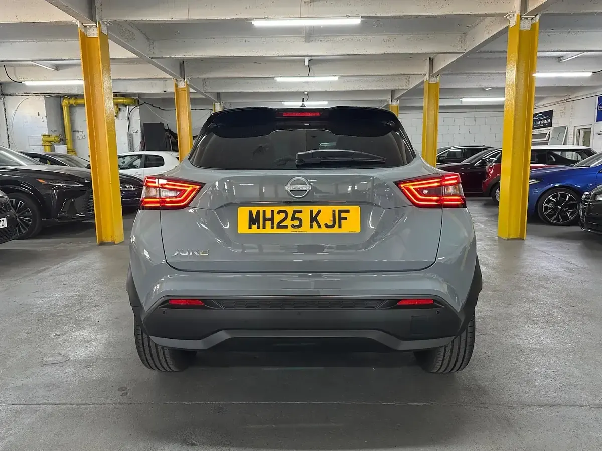 Used Nissan Juke N-Connecta 114 HP (83 kW) 2025 Grey SUV