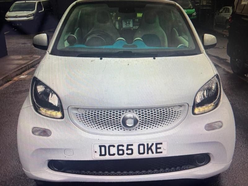 Used Smart ForTwo Coupé Premium 90 HP (66 kW) 2015 White Coupe
