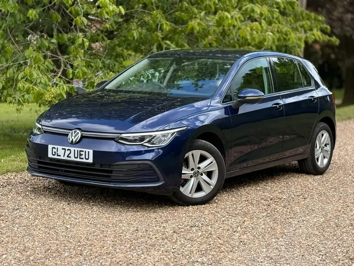 Used VW Golf VIII Life 150 HP (110 kW) 2023 Blue Hatchback