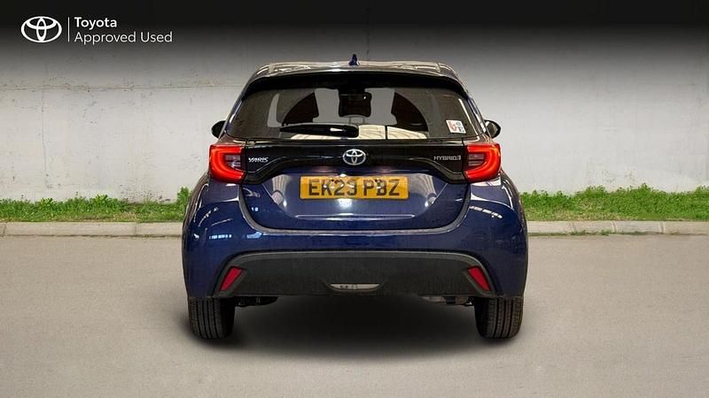 Used Toyota Yaris Hybrid Design 2023 Blue Hatchback