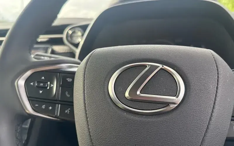 Used Lexus LBX 136 HP (100 kW) 2025 Blue SUV