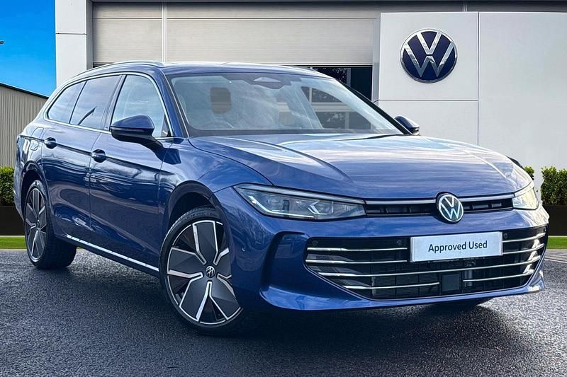 Used VW Passat Elegance 272 HP (200 kW) 2025 Blue Estate