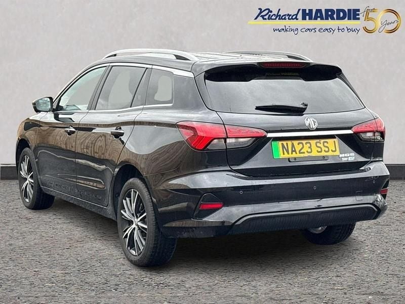 Black Used 2023 MG MG5 EV Trophy Estate | £16,699 (Fair price) - Image 1/3