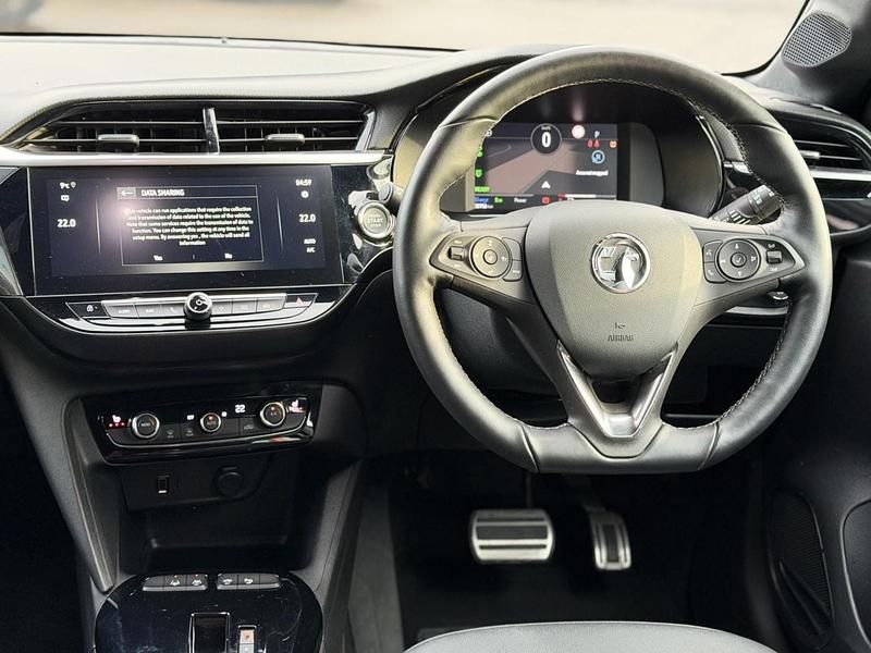 Second-hand Vauxhall Corsa-e Ultimate 100 kW (136 CP) 2023 Alb Hatchback