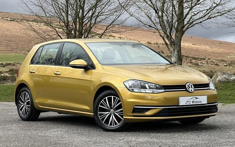 Used VW Golf VII SE 125 HP (91 kW) 2018 Yellow Hatchback
