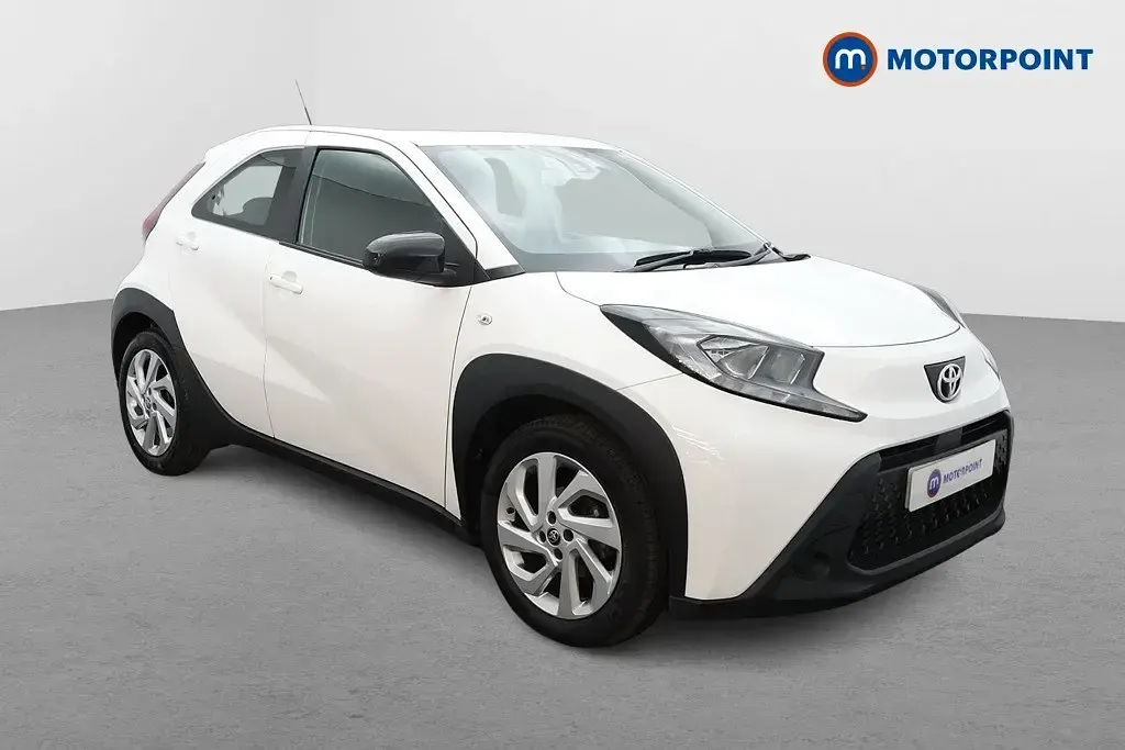 Usado Toyota Aygo X PURE 2023 Branco SUV