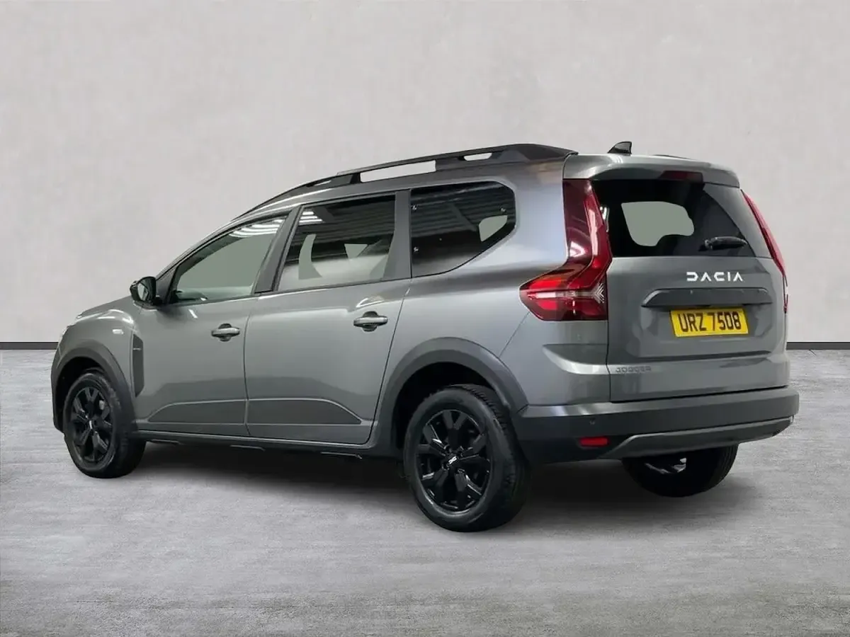 Used Dacia Jogger Extreme 110 HP (80 kW) 2023 Grey MPV