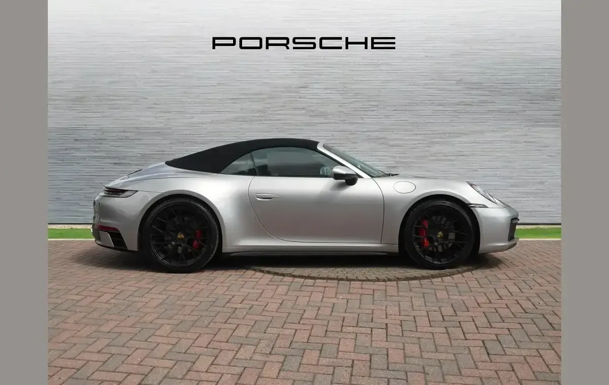 Second-hand Porsche 911 444 CP (326 kW) 2020 Argintiu Cabrio