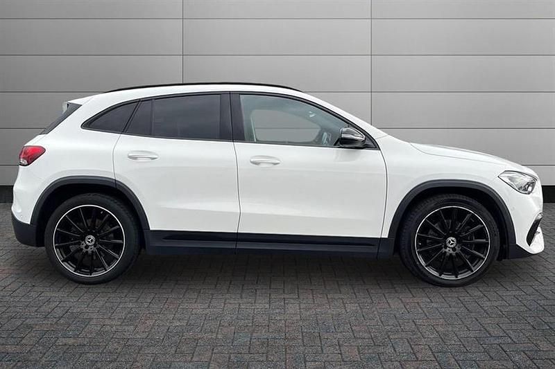 Used Mercedes GLA220 AMG line 190 HP (139 kW) 2022 Polar white SUV