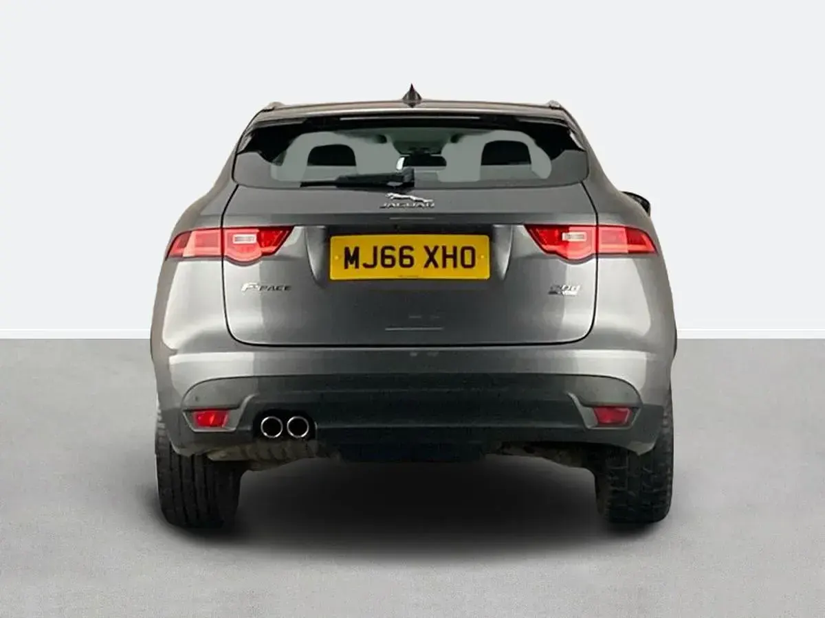 Used Jaguar F-Pace Portfolio 180 HP (132 kW) 2016 Grey SUV
