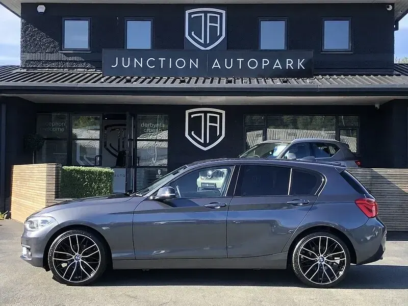 Used BMW 116 Comfort Edition 114 HP (83 kW) 2018 Grey Hatchback