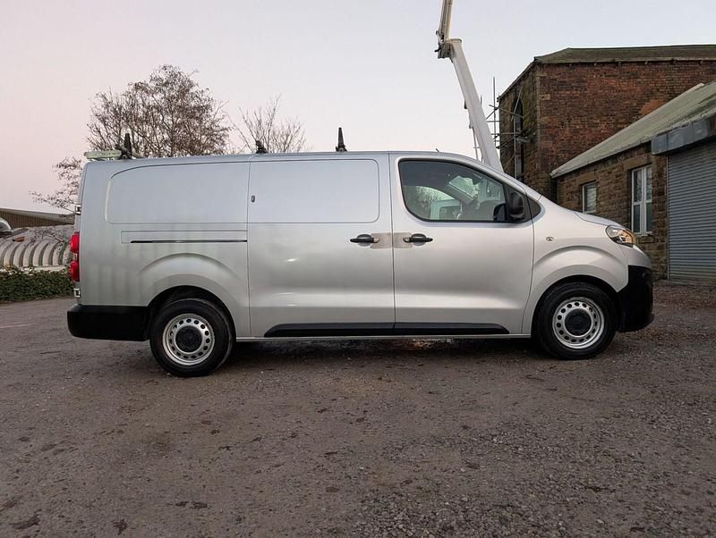 Silver Used 2019 Peugeot Expert Van | £7,450 (Fair price) - Image 1/2