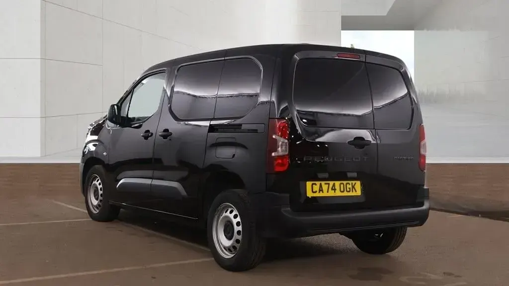 Used Peugeot Partner 129 HP (94 kW) 2024 Black MPV
