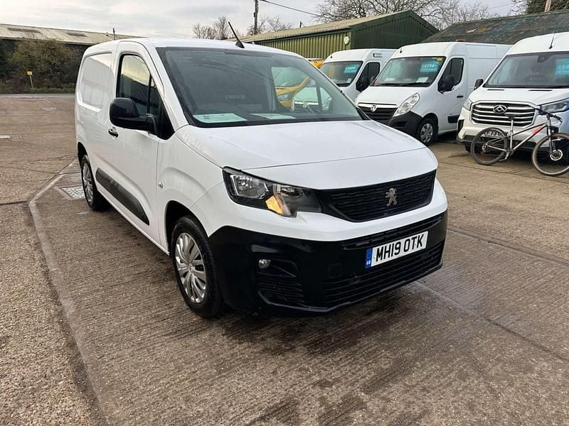 Used Peugeot Partner 2019 White MPV