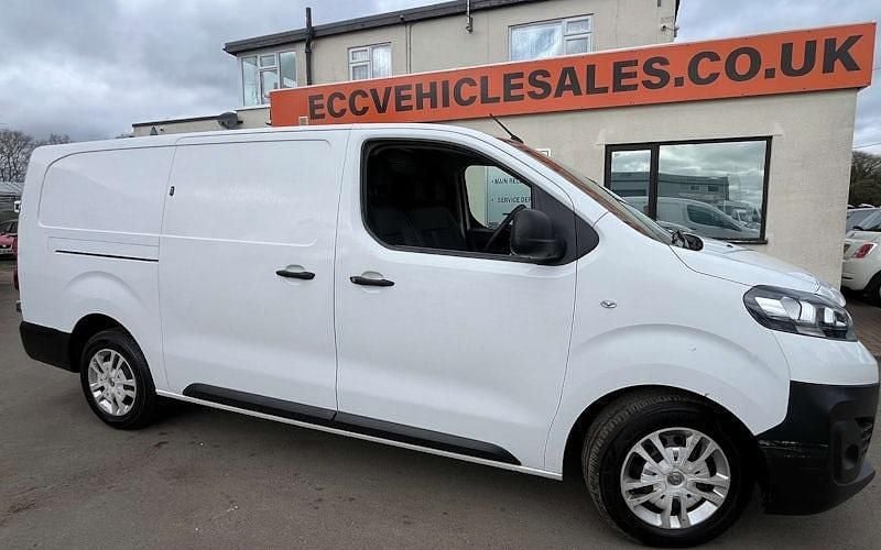 Second-hand Vauxhall Vivaro 101 CP (74 kW) 2022 Monovolum