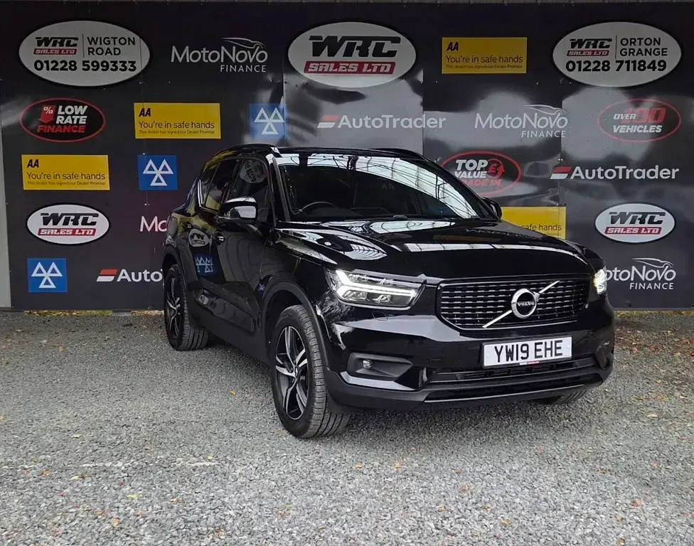 Used Volvo XC40 R-Design 156 HP (114 kW) 2019 Black SUV