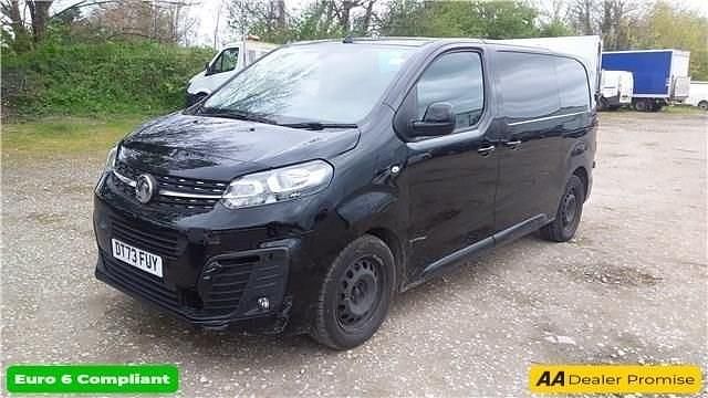 Second-hand Vauxhall Vivaro 120 CP (88 kW) 2023 Negru Monovolum