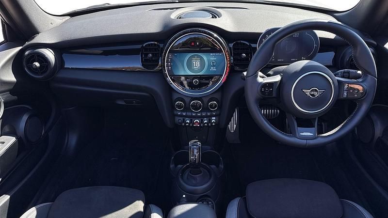 Used Mini Cooper Sport 134 HP (98 kW) 2023 White Hatchback