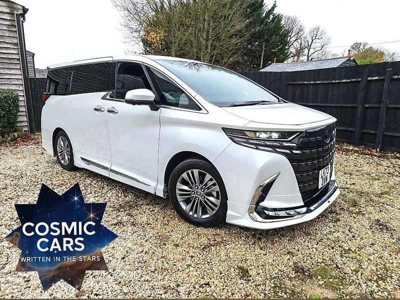 Usado Toyota Alphard 2023 Branco Monovolume