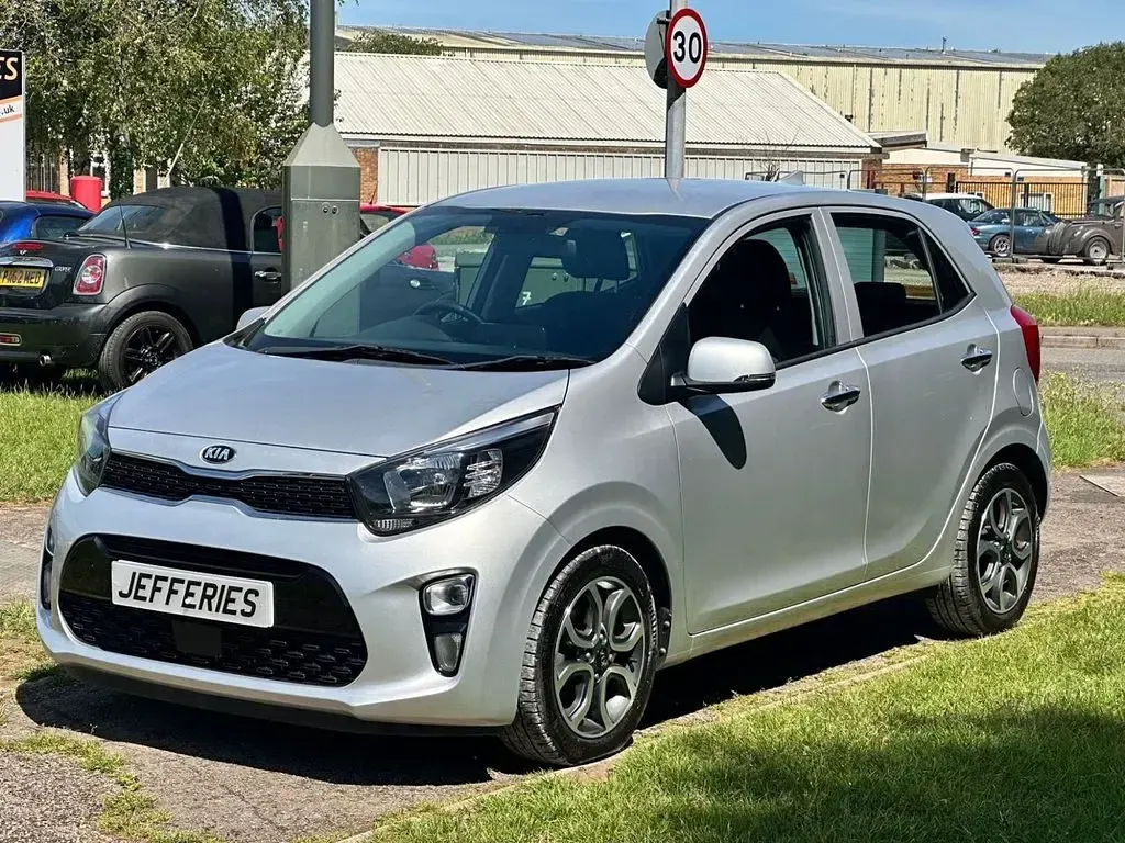 Used Kia Picanto 67 HP (49 kW) 2021 Silver Hatchback