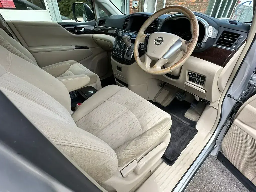 Used Nissan Elgrand 2012 Silver MPV