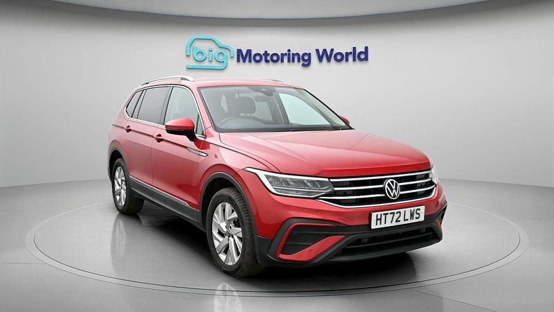 Used VW Tiguan Allspace S 150 HP (110 kW) 2023 Red SUV
