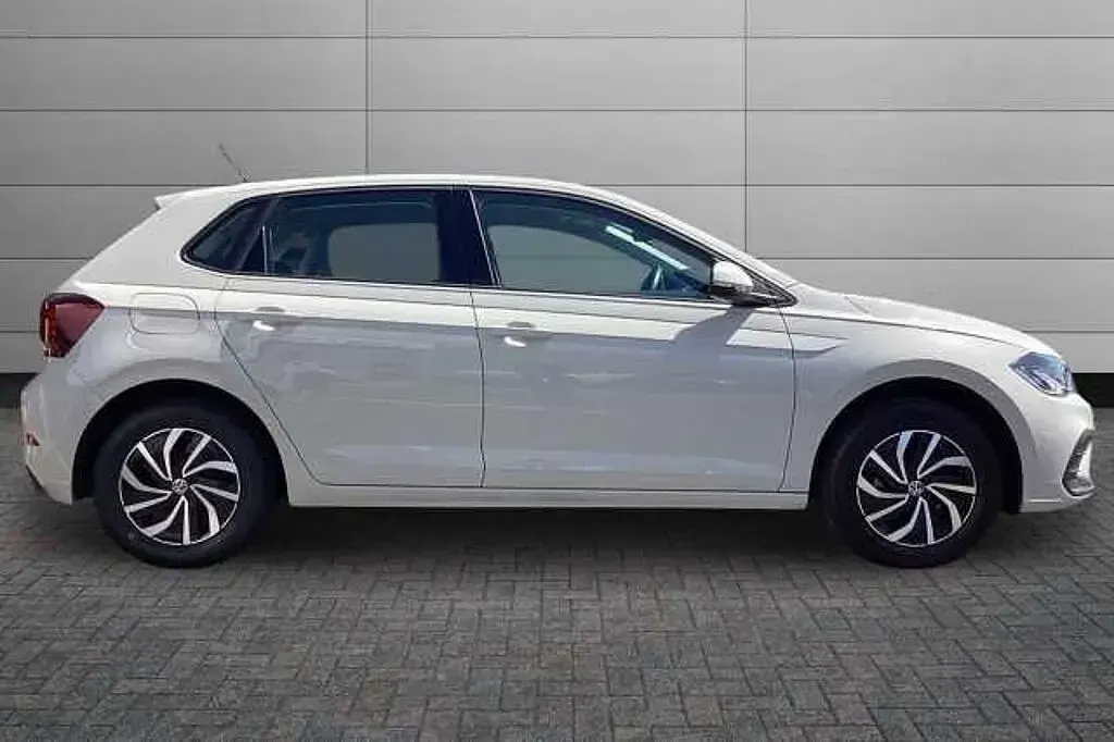 Used VW Polo Life 80 HP (58 kW) 2024 Grey Hatchback