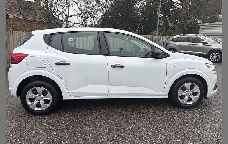 Used Dacia Sandero Essentiel 90 HP (66 kW) 2025 White Hatchback