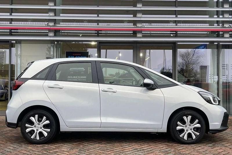Used Honda Jazz Elegance 122 HP (89 kW) 2024 Sunlight white Hatchback