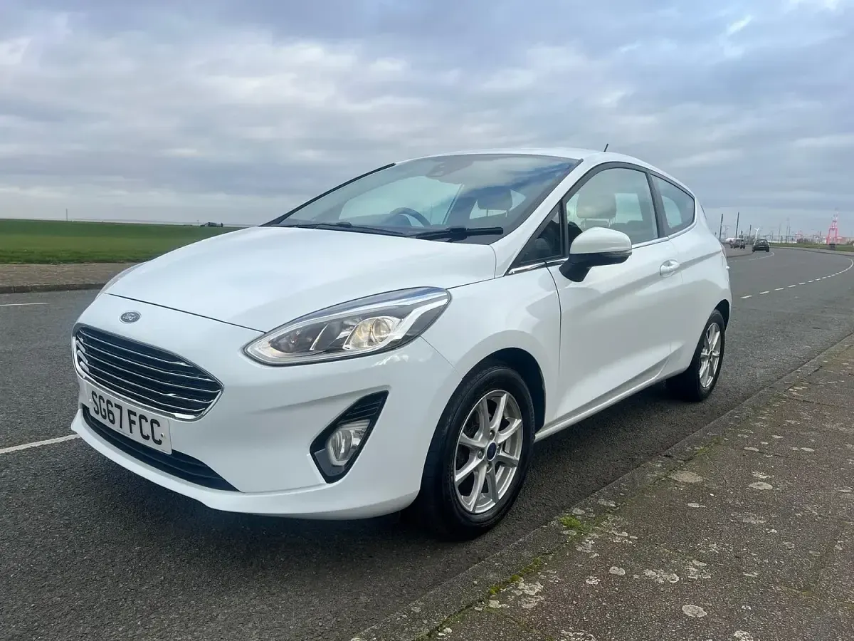 Used Ford Fiesta Zetec 2017 White Hatchback