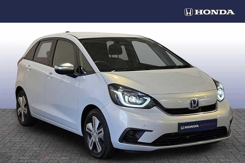 Used Honda Jazz Hybrid 109 HP (80 kW) 2021 White Hatchback