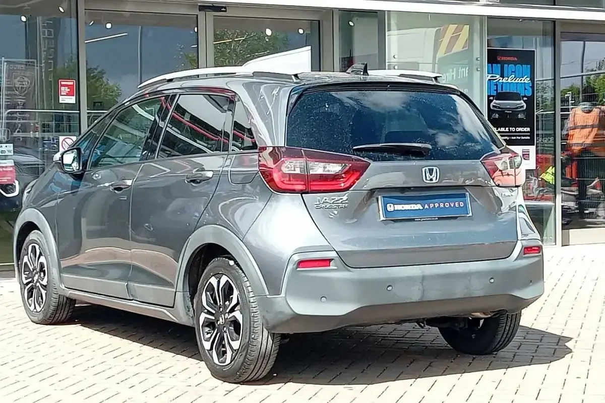 Used Honda Jazz Hybrid 109 HP (80 kW) 2023 Shining grey Hatchback