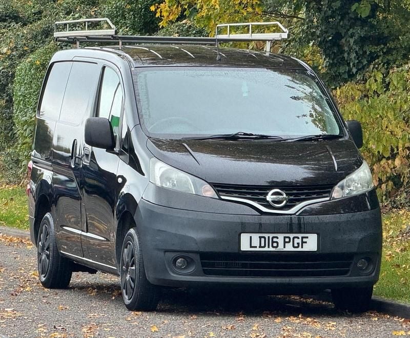 Black Used 2016 Nissan NV200 Acenta Van | £3,995 (Good price) - Image 1/4