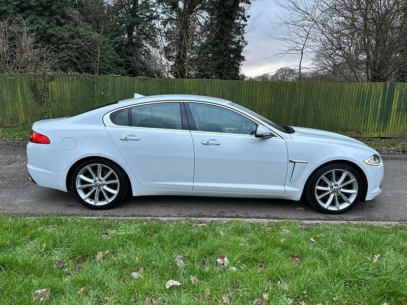 Used Jaguar XF Premium Luxury 240 HP (176 kW) 2013 White Sedan