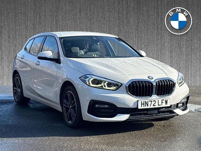 Used BMW 118 Sport Line 134 HP (98 kW) 2022 White Hatchback