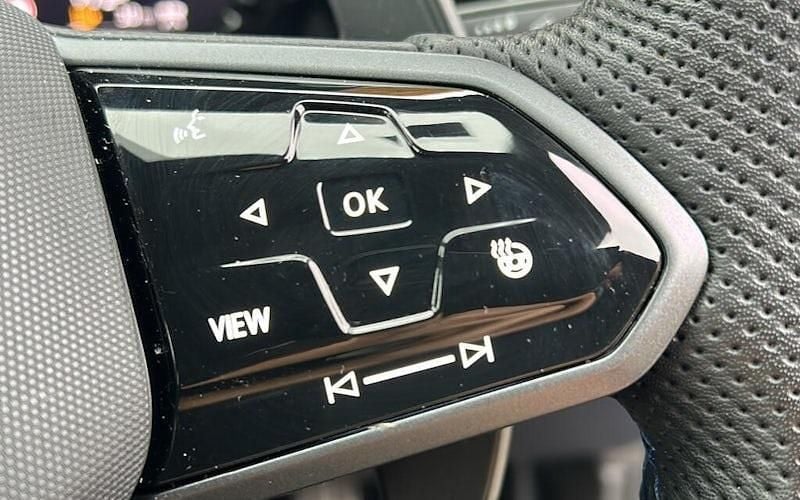 Used 2025 VW Golf VIII Black Edition Hatchback | £41,299 (Expensive) - Image 1/4