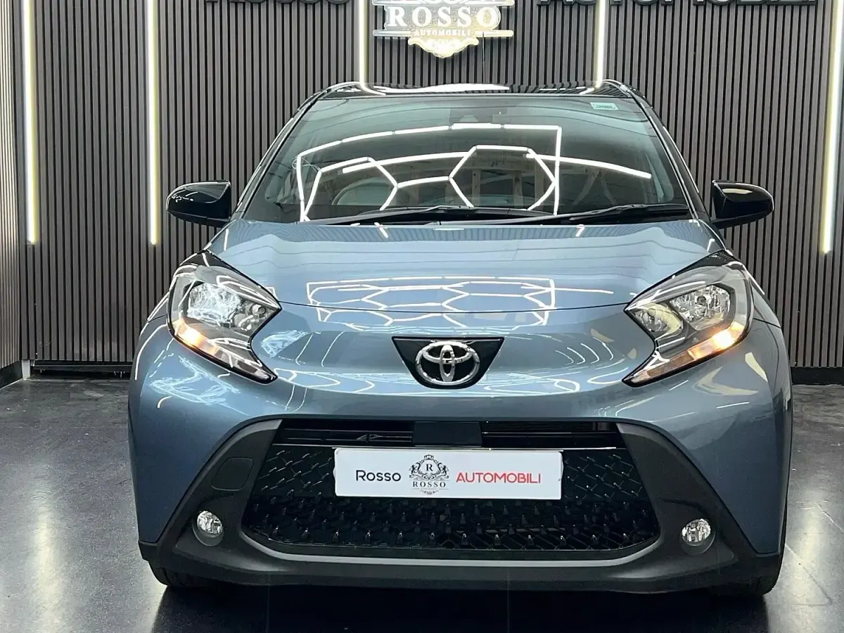 Used Toyota Aygo X 72 HP (52 kW) 2025 Grey SUV