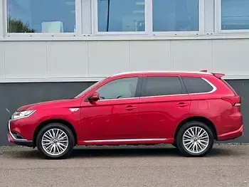 Used Mitsubishi Outlander P-HEV 224 HP (164 kW) 2020 Red SUV