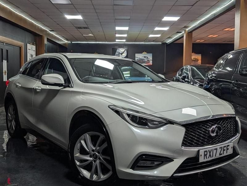 White Used 2017 Infiniti Q30 Hatchback | £6,570 (Fair price) - Image 1/4