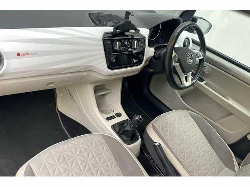 Used VW up! 65 HP (47 kW) 2022 Hatchback