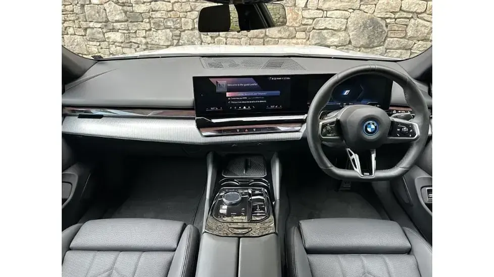 Used BMW i5 M Sport 250 kW (340 HP) 2025 White Sedan