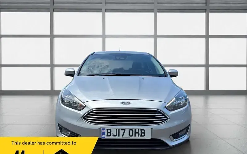 Used Ford Focus Titanium 120 HP (88 kW) 2017 Silver Hatchback